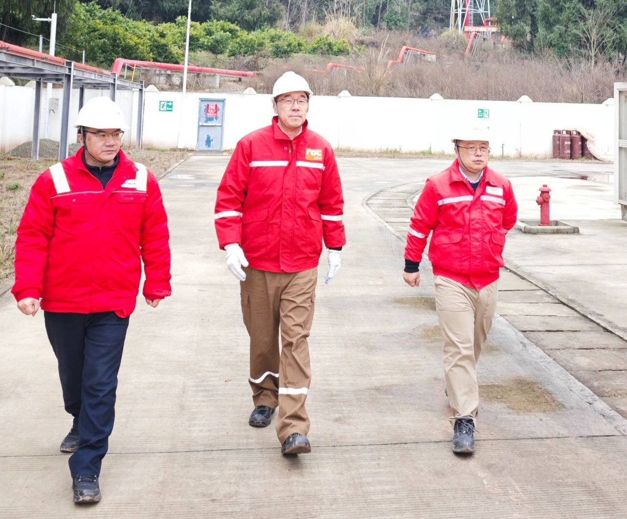 GA黄金甲总裁滕磊赴洛克石油八角场慰问调研