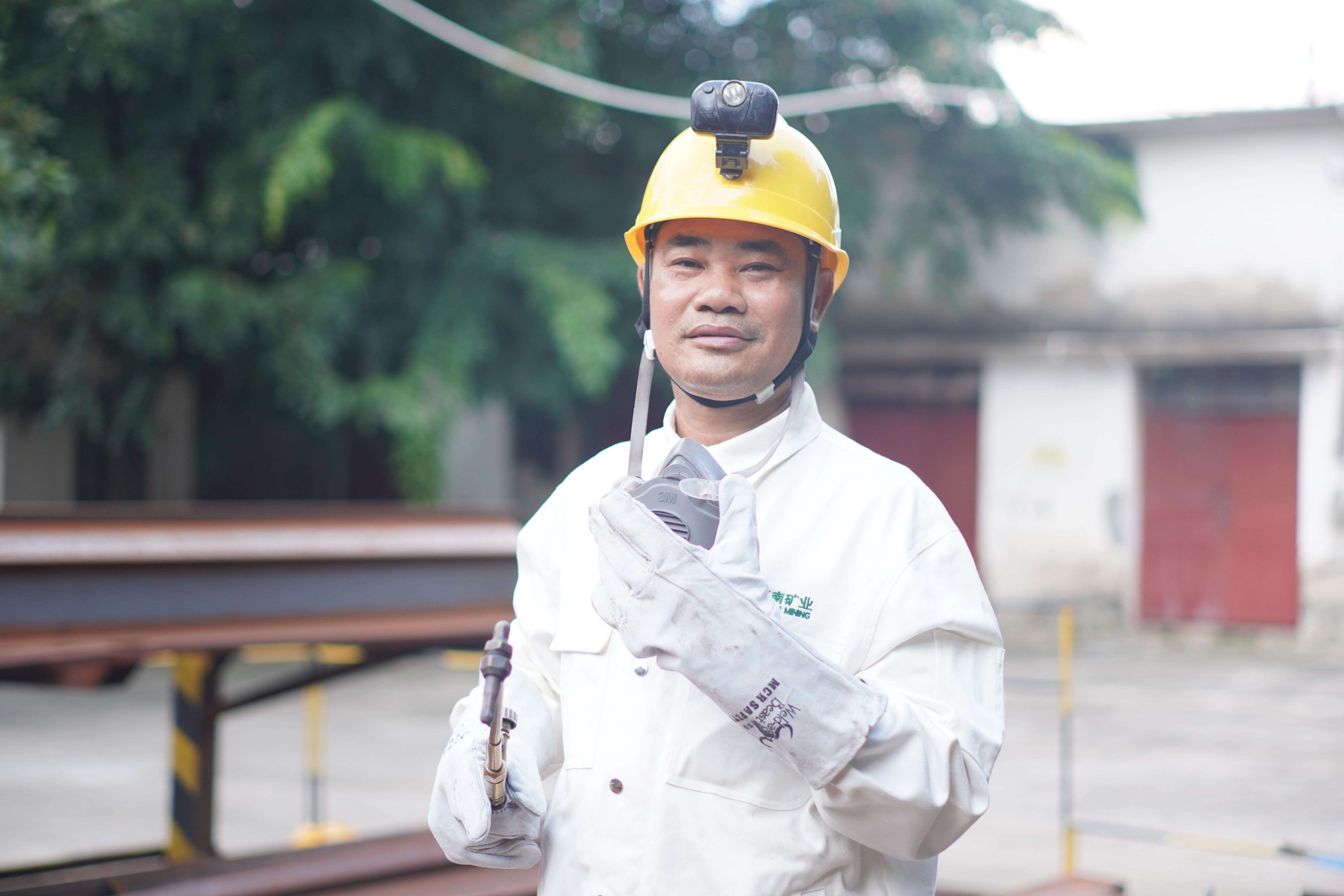 天下表扬！GA黄金甲员工李勇荣膺天下劳动模范