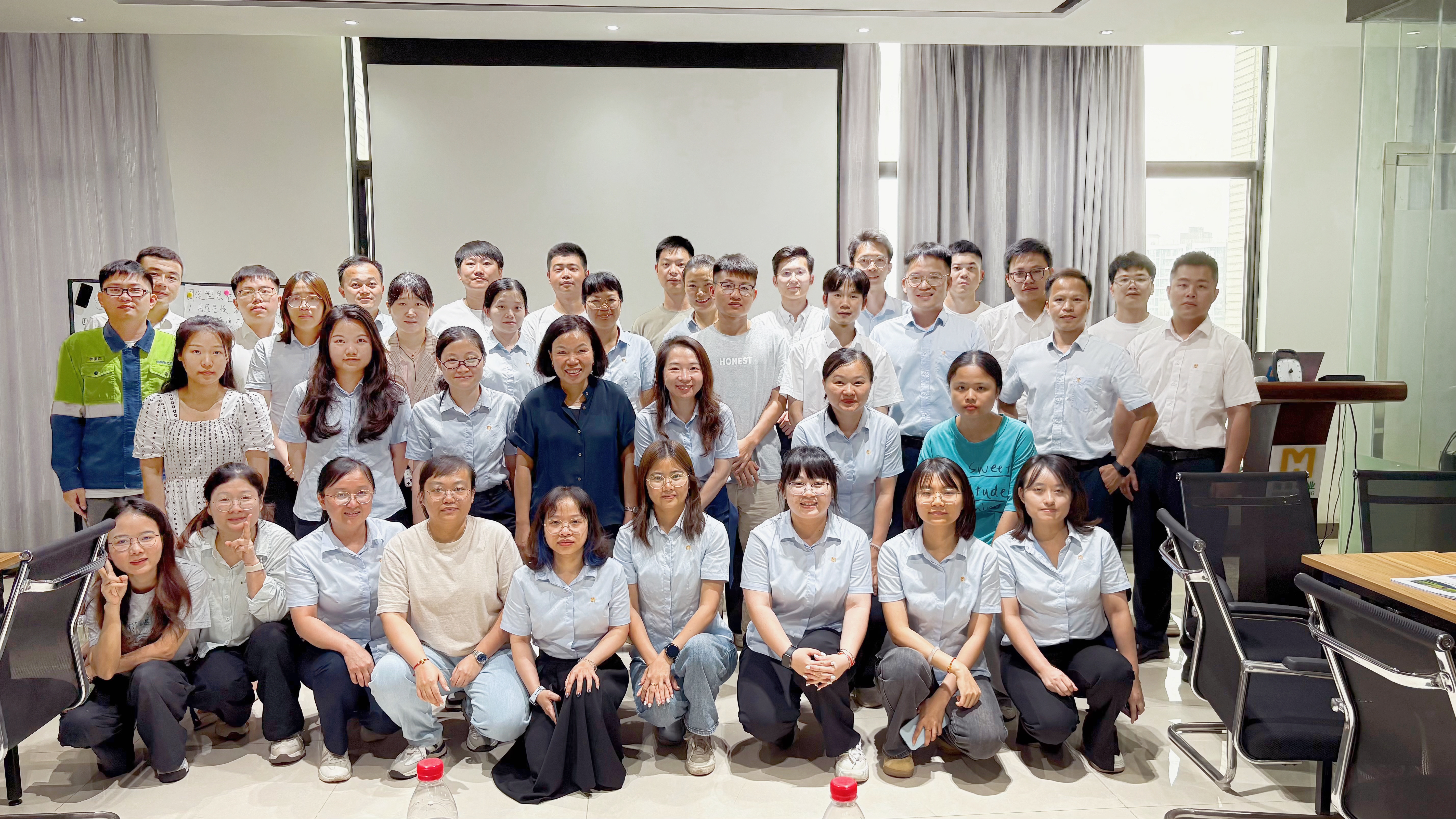 聚焦能力提升丨GA黄金甲举行“拥抱生长头脑，，，，重塑职场未来”事情坊